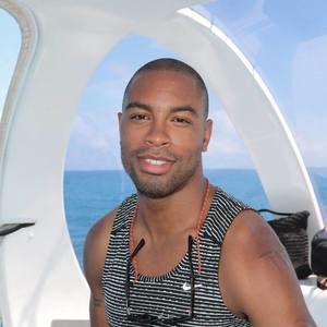 Meet your Posher, Elliott